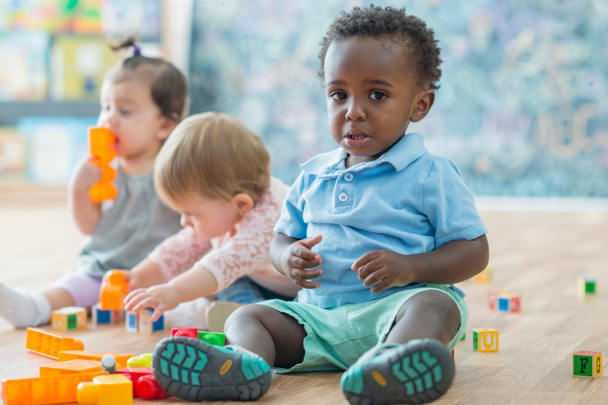 trois bébés à la crèche