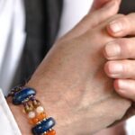 Les nouvelles tendances en bijoux pour homme : notre guide complet