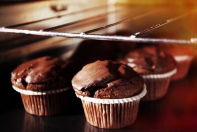 délicieux desserts d'hiver brownie dans un four