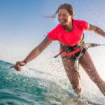 Les équipements indispensables pour les kitesurfeuses