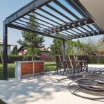 Pourquoi opter pour une pergola bioclimatique en aluminium ?